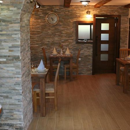 Millenium House 1 Bed & Breakfast เยแซร์ตเซ ภายนอก รูปภาพ