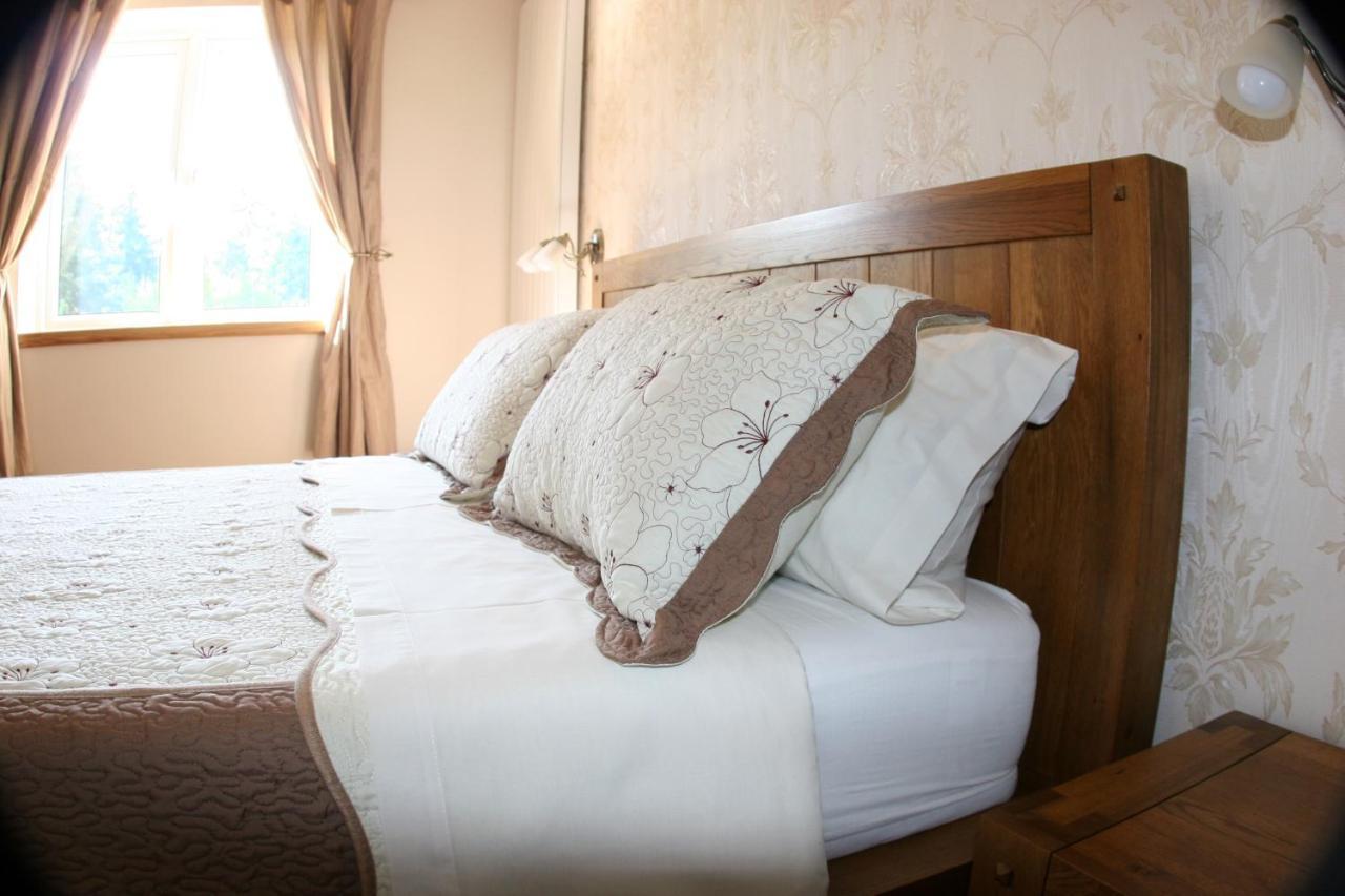 Millenium House 1 Bed & Breakfast เยแซร์ตเซ ภายนอก รูปภาพ