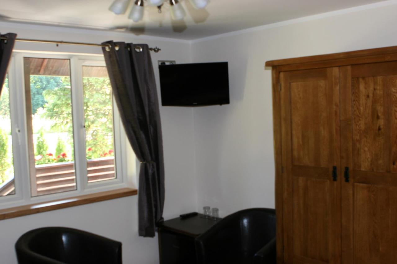 Millenium House 1 Bed & Breakfast เยแซร์ตเซ ภายนอก รูปภาพ