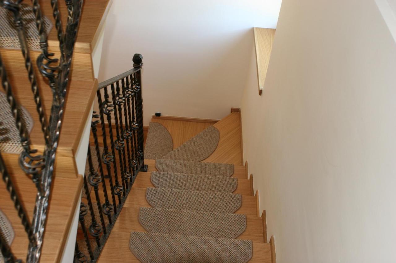 Millenium House 1 Bed & Breakfast เยแซร์ตเซ ภายนอก รูปภาพ