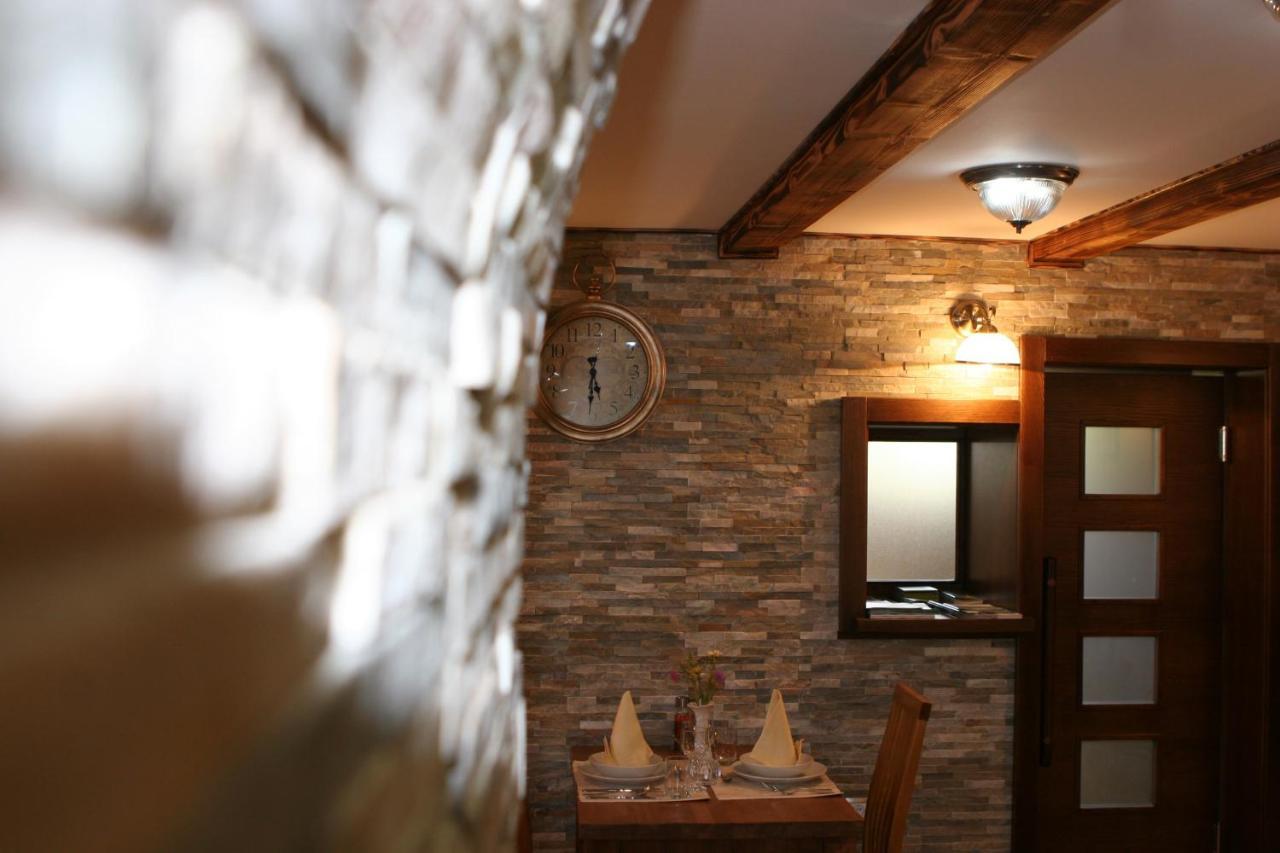 Millenium House 1 Bed & Breakfast เยแซร์ตเซ ภายนอก รูปภาพ