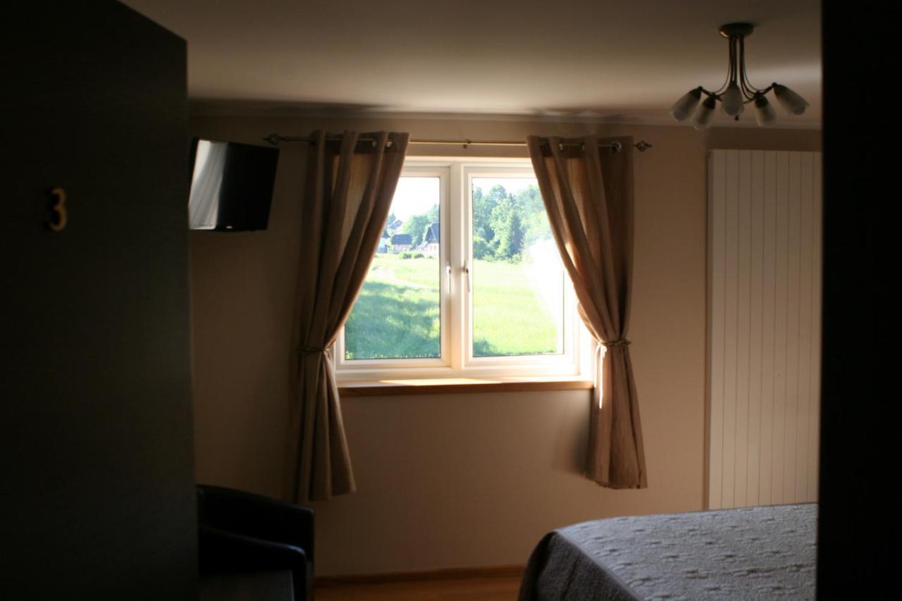 Millenium House 1 Bed & Breakfast เยแซร์ตเซ ภายนอก รูปภาพ