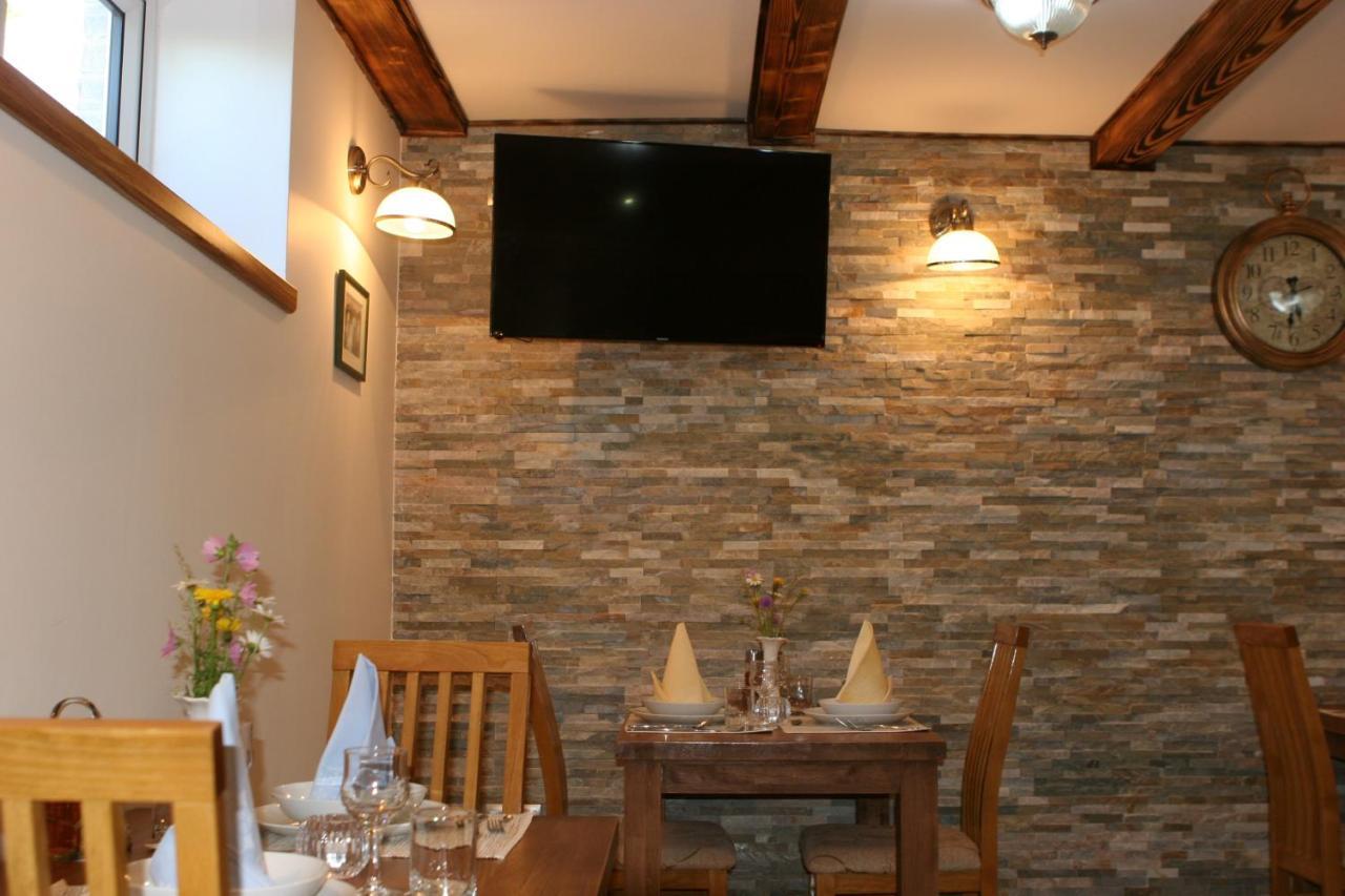 Millenium House 1 Bed & Breakfast เยแซร์ตเซ ภายนอก รูปภาพ